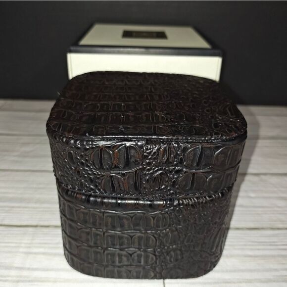 Partylite Square Candle Vintage Leather Scent G35439 With Faux Leather Gift Box - Picture 4 of 9